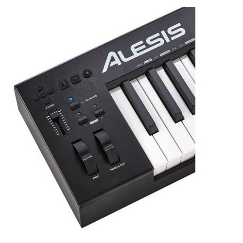 Controlador Midi Q 88 MKII-2