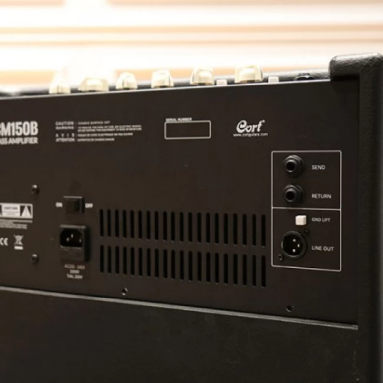 Amplificador de bajo CM150B-1
